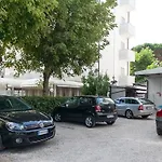 Ξενοδοχείο Suisse 3*