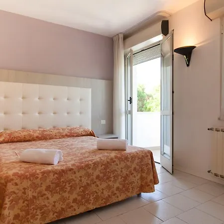 Ξενοδοχείο Suisse 3*
