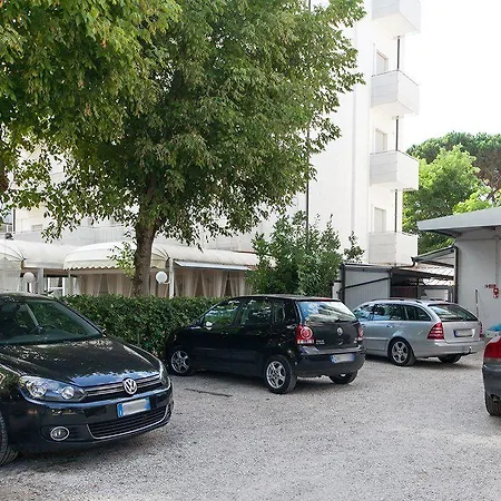 Ξενοδοχείο Suisse 3*