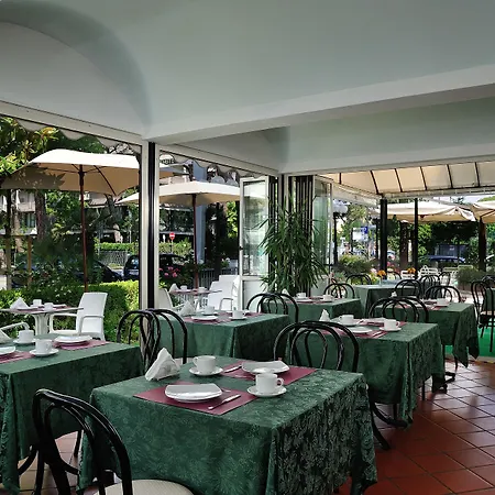 Suisse Szálloda Milano Marittima