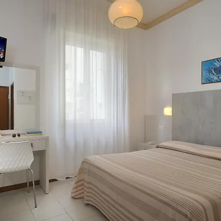 Ξενοδοχείο Suisse 3*
